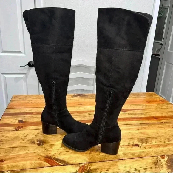 Brash over the knee suede look heeled 1/2 zip side black boots - Picture 2 of 14
